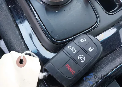 2022 Chrysler 300 S z USA, uszkodzony, nr VIN 2C3CCABG6NH146866